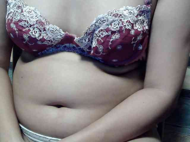 HornyNica webcam