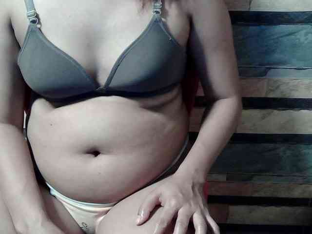 HornyNica webcam