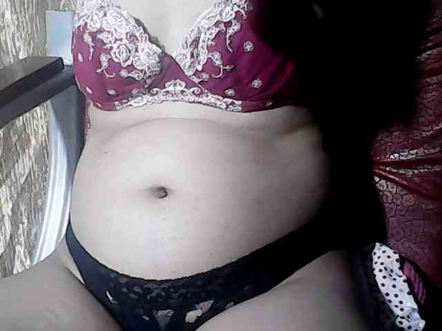 HornyNica webcam