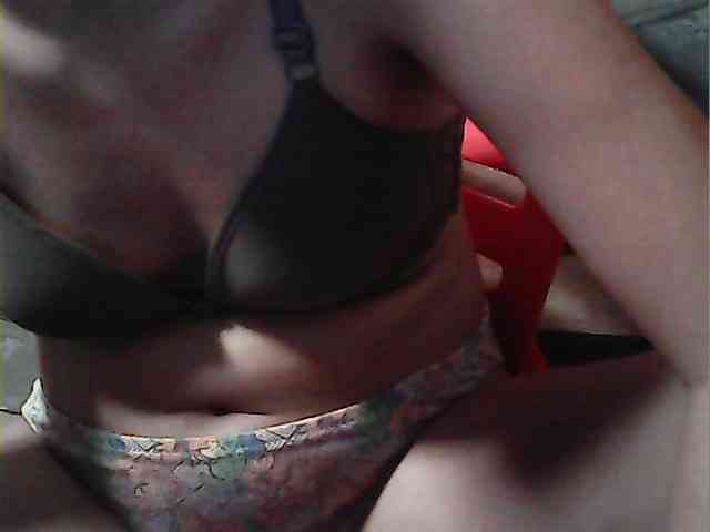 HornyNica webcam