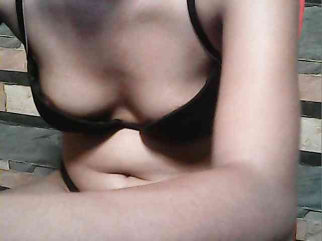 HornyNica webcam