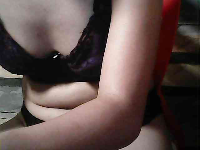 HornyNica webcam