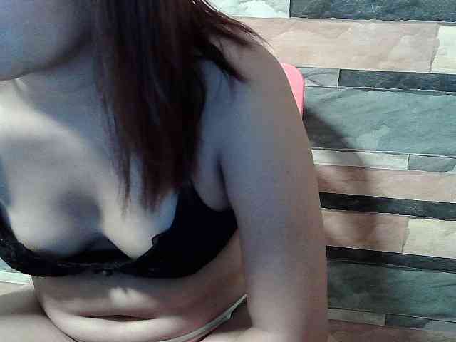 HornyNica webcam