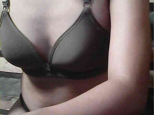 HornyNica webcam