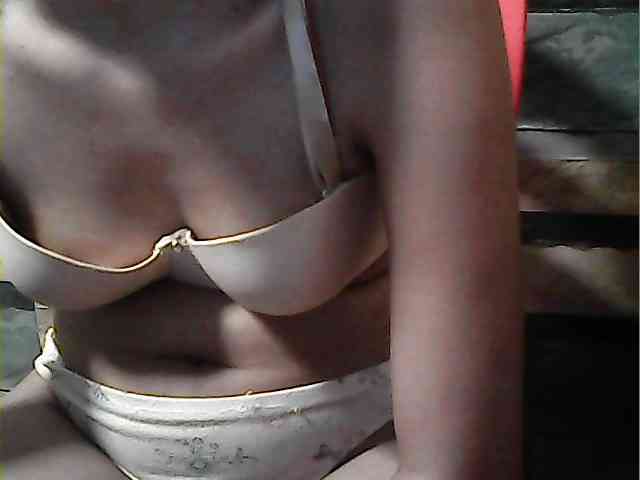 HornyNica webcam