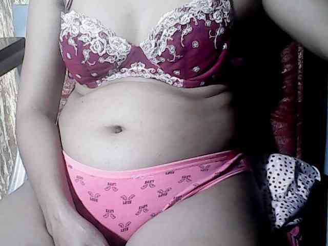 HornyNica webcam