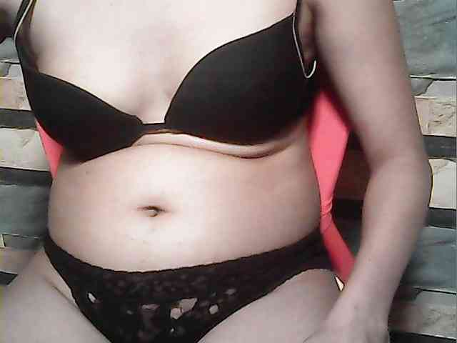 HornyNica webcam