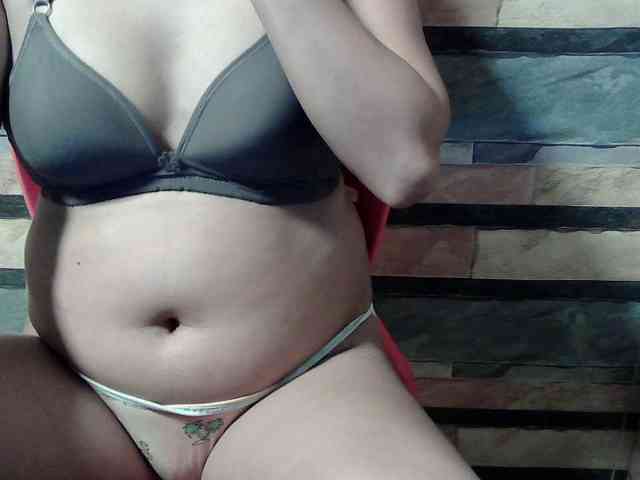 HornyNica webcam