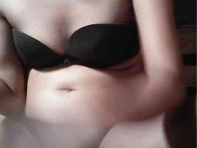 HornyNica webcam
