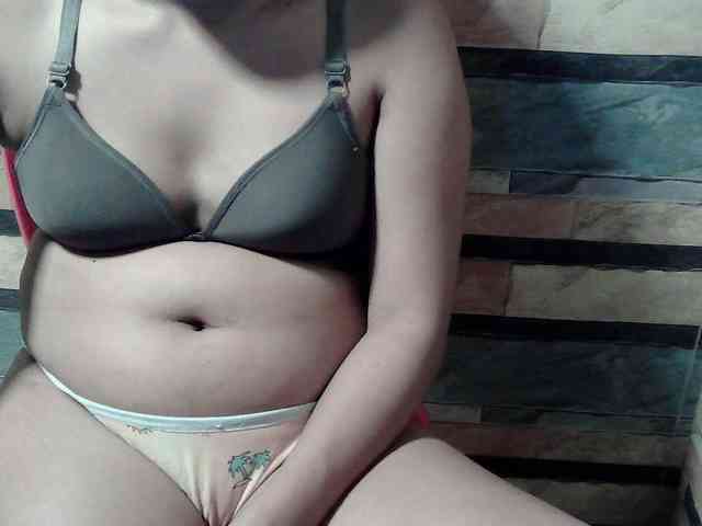 HornyNica webcam