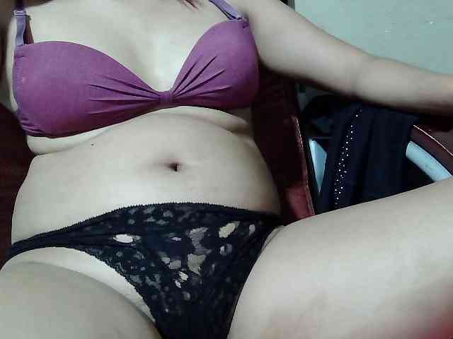 HornyNica webcam