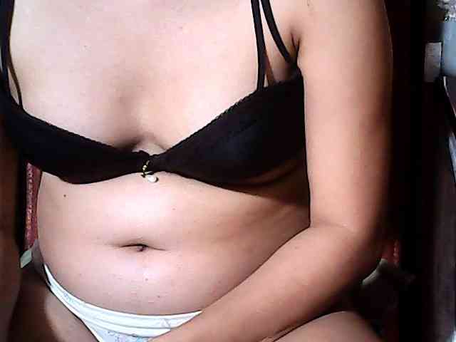 HornyNica webcam