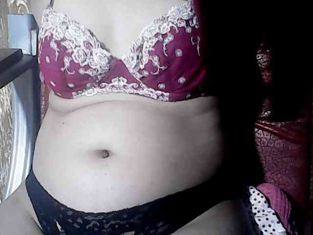 HornyNica webcam