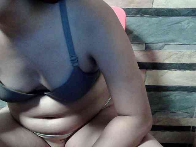 HornyNica webcam