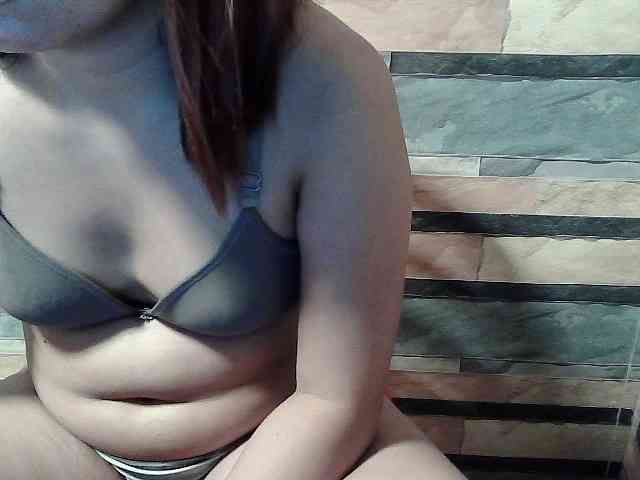 HornyNica webcam