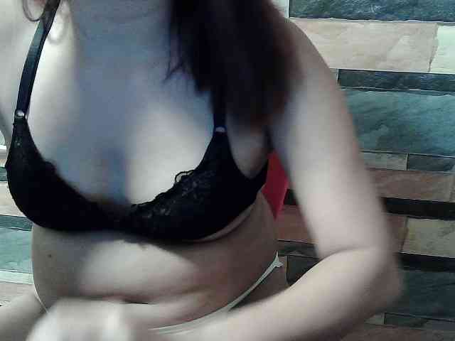 HornyNica webcam