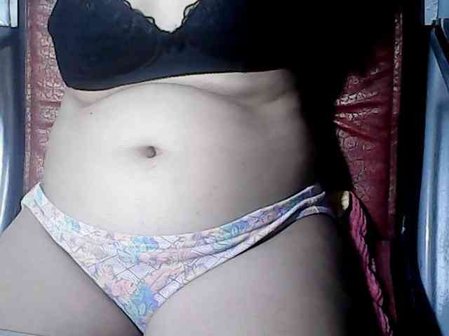 HornyNica webcam