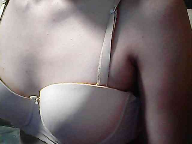 HornyNica webcam