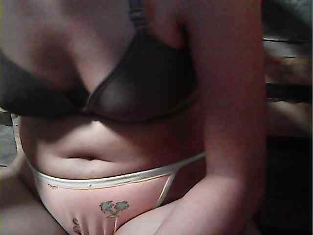 HornyNica webcam