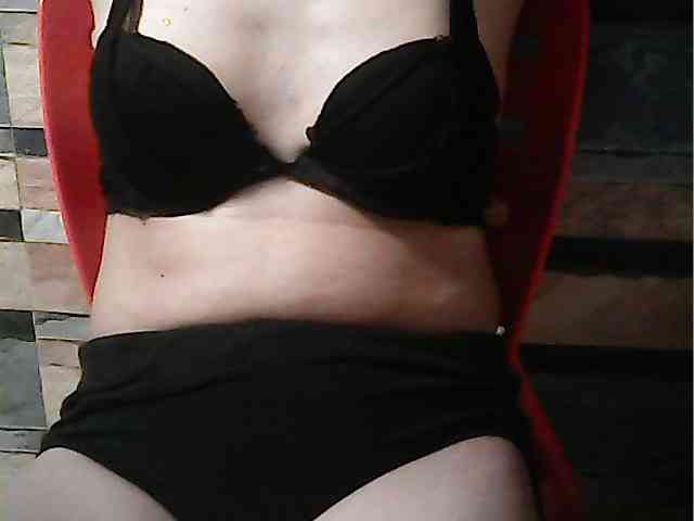 HornyNica webcam