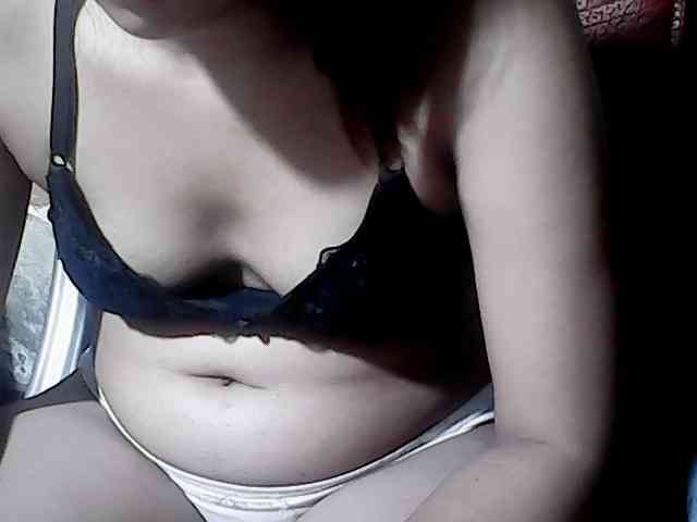 HornyNica webcam