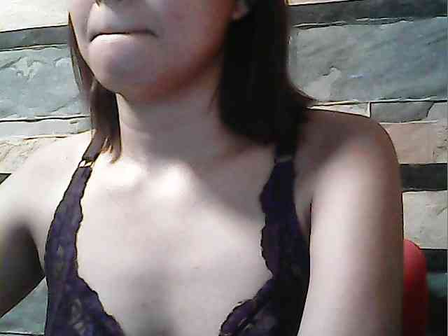 HornyNica webcam