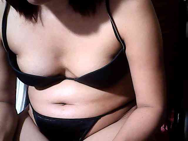 HornyNica webcam