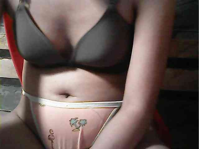 HornyNica webcam