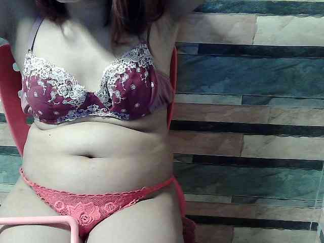 HornyNica webcam
