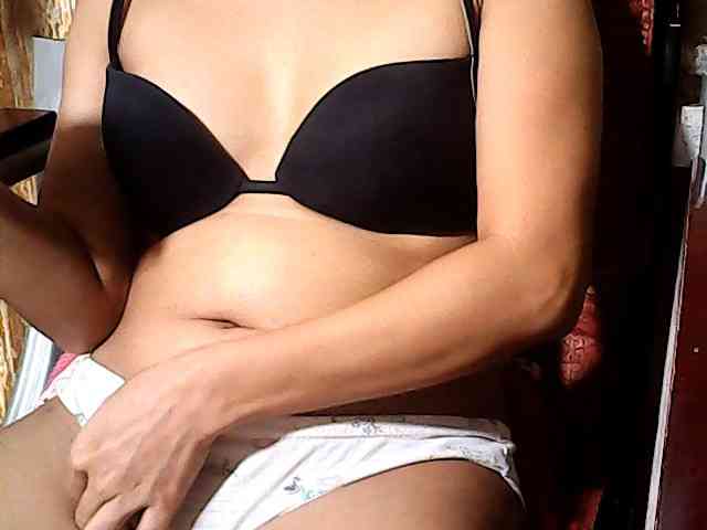 HornyNica webcam