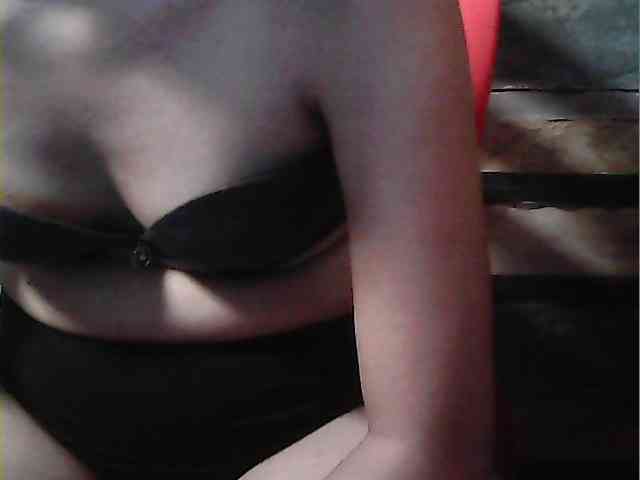 HornyNica webcam