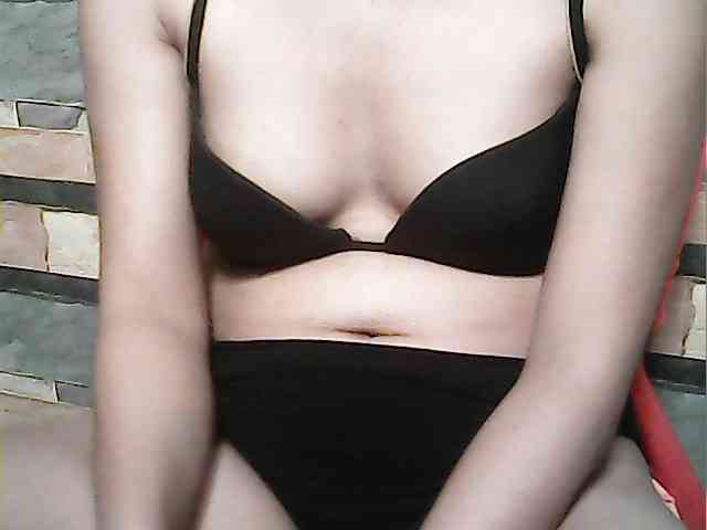 HornyNica webcam