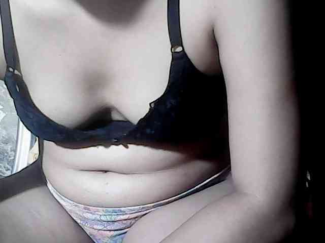 HornyNica webcam