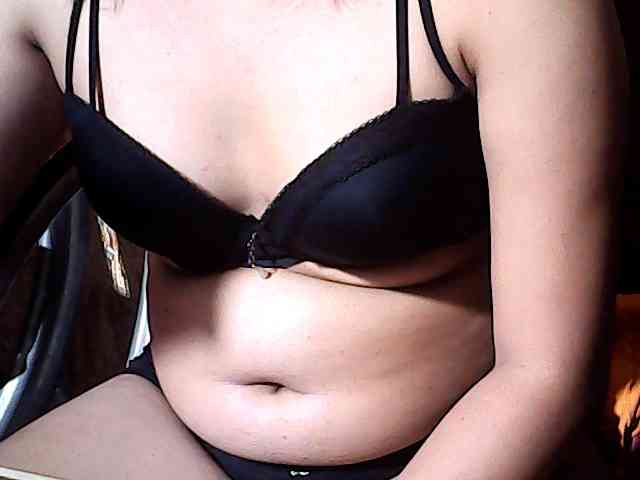HornyNica webcam
