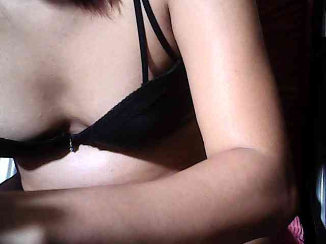 HornyNica webcam