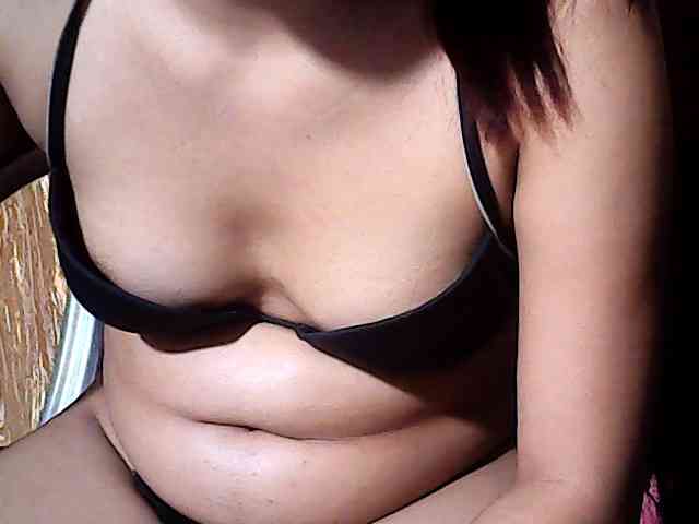 HornyNica webcam