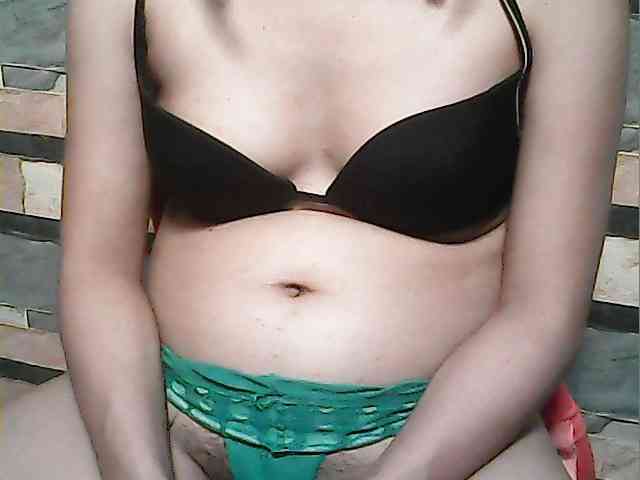 HornyNica webcam