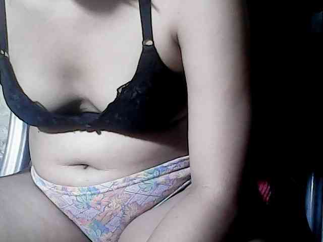 HornyNica webcam