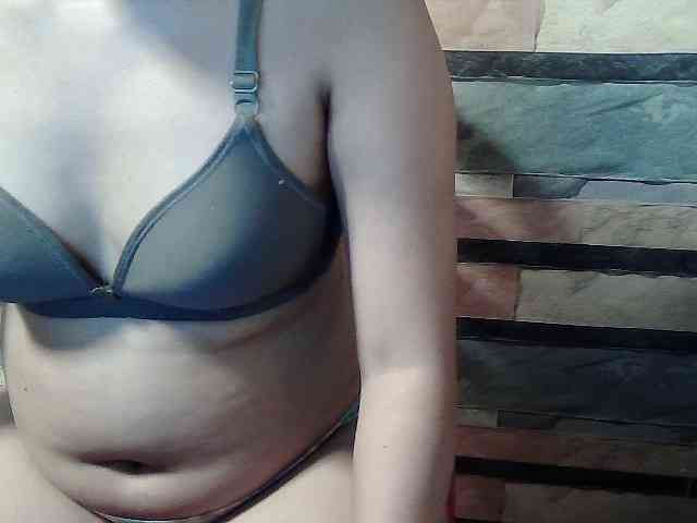 HornyNica webcam