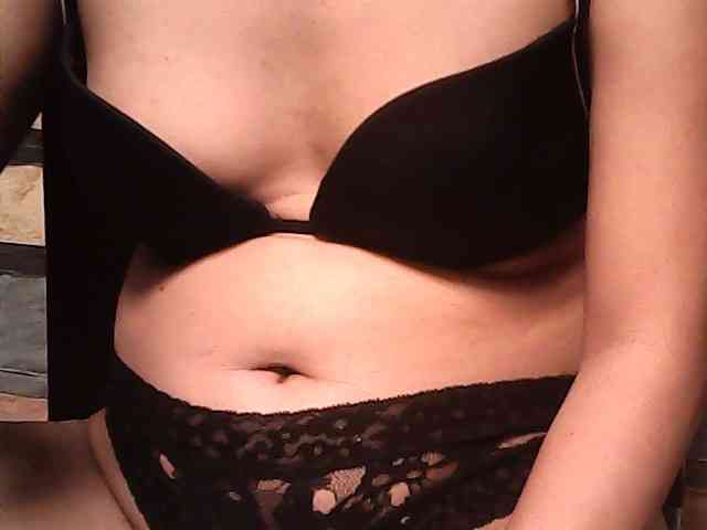 HornyNica webcam