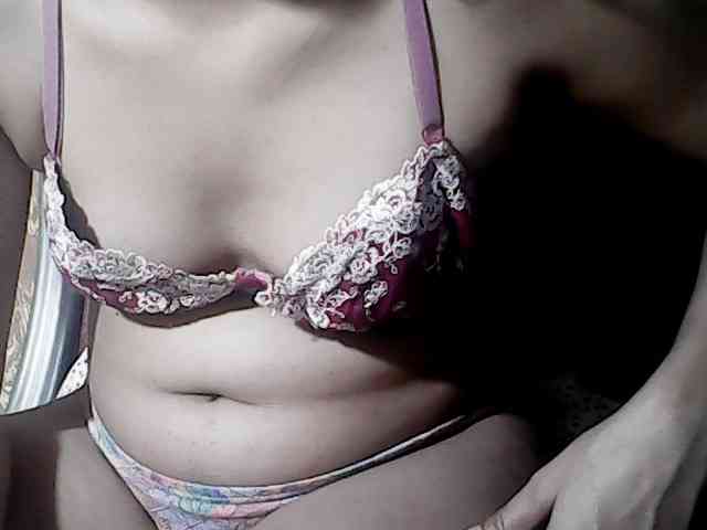 HornyNica webcam