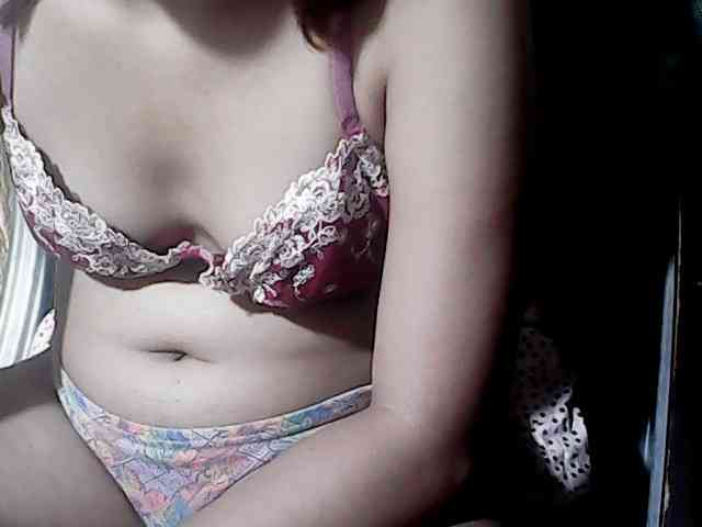 HornyNica webcam