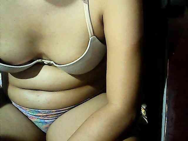 HornyNica webcam