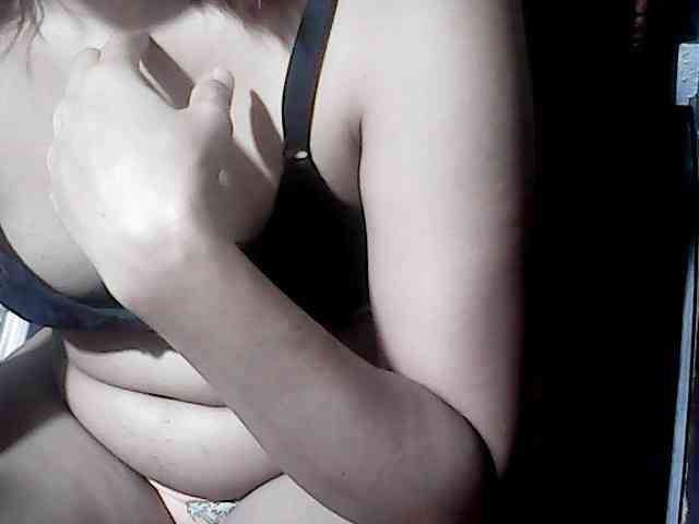 HornyNica webcam