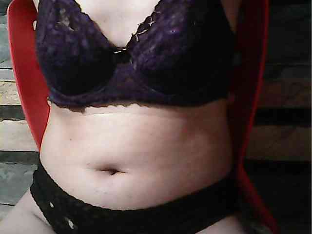 HornyNica webcam