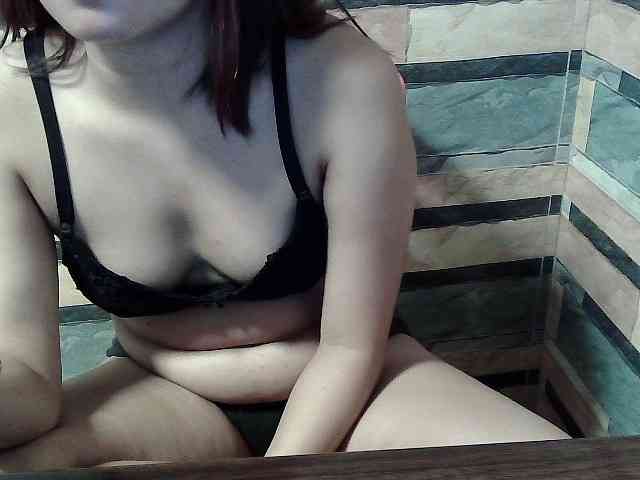 HornyNica webcam