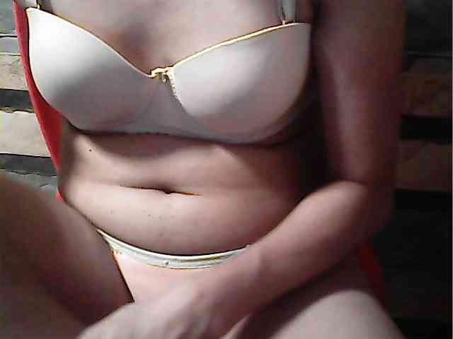 HornyNica webcam