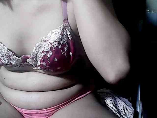 HornyNica webcam