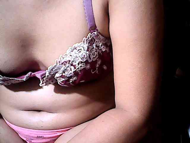 HornyNica webcam
