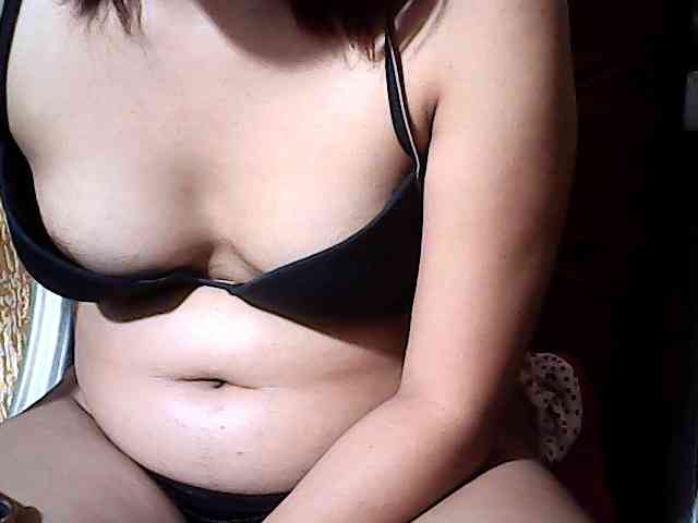 HornyNica webcam